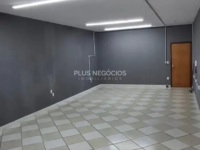Prédio com 585m², à venda ou para alugar, no bairro Jardim Toledo em Votorantim