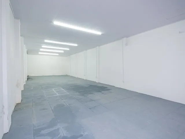 Prédio com 112m², para alugar, no bairro Centro em Pelotas
