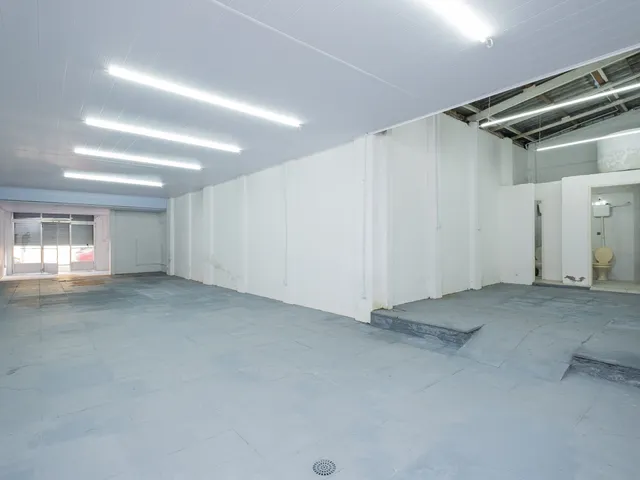 Prédio com 112m², para alugar, no bairro Centro em Pelotas