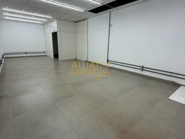Prédio para alugar, no bairro Centenário em Sapiranga