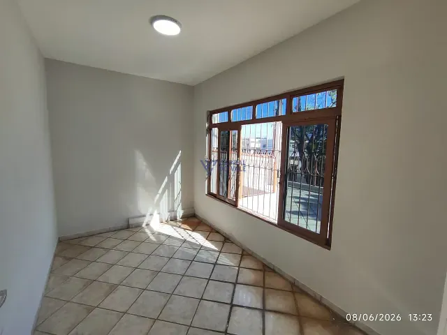 Prédio com 275m², à venda, no bairro Bosque dos Eucaliptos em São José dos Campos