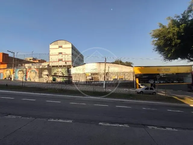 Prédio com 943m², para alugar, no bairro Cidade Dutra em São Paulo