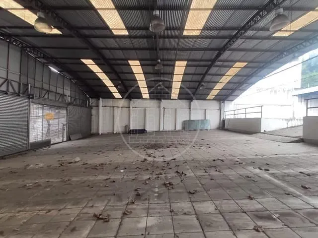 Prédio com 943m², para alugar, no bairro Cidade Dutra em São Paulo