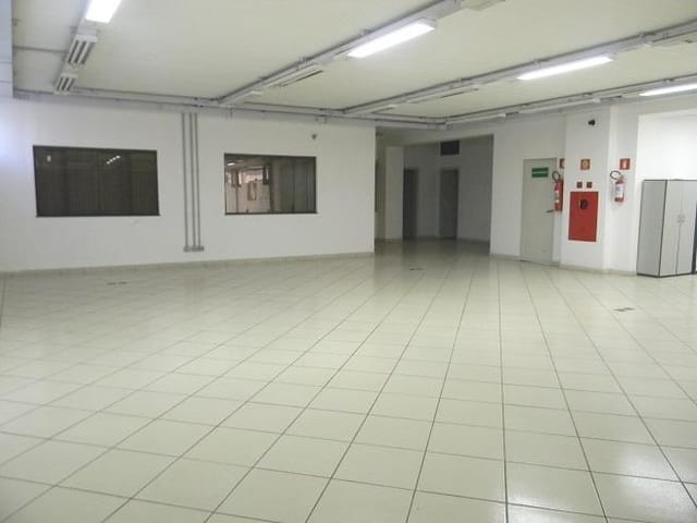 Prédio com 1550m², para alugar, no bairro Vila Oratorio em São Paulo
