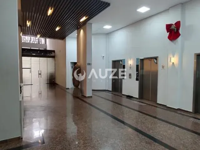 Prédio com 39m², à venda, no bairro Centro em Curitiba