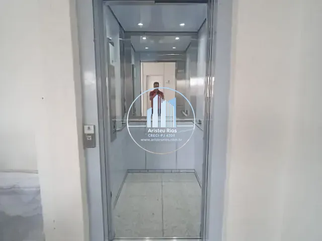 Prédio com 200m², para alugar, no bairro Centro em Pouso Alegre