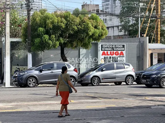 Prédio para alugar, no bairro Umarizal em Belém