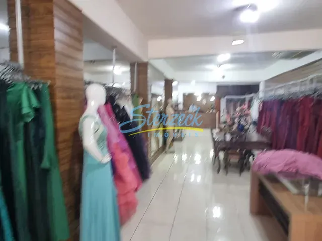 Prédio com 250m², à venda, no bairro Centro em Vinhedo