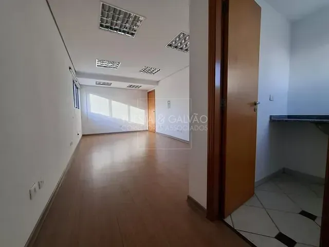 Prédio com 23m², à venda, no bairro Rebouças em Curitiba