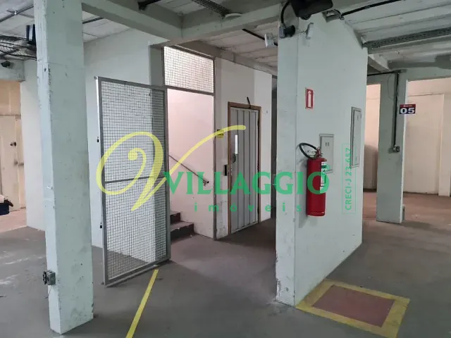 Prédio com 1000m², para alugar, no bairro Santos Dumont em São José do Rio Preto