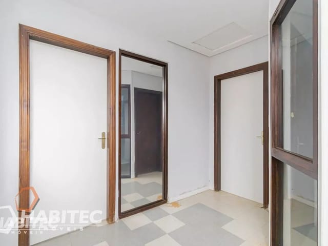 Prédio com 735m², à venda, no bairro Bom Retiro em Curitiba