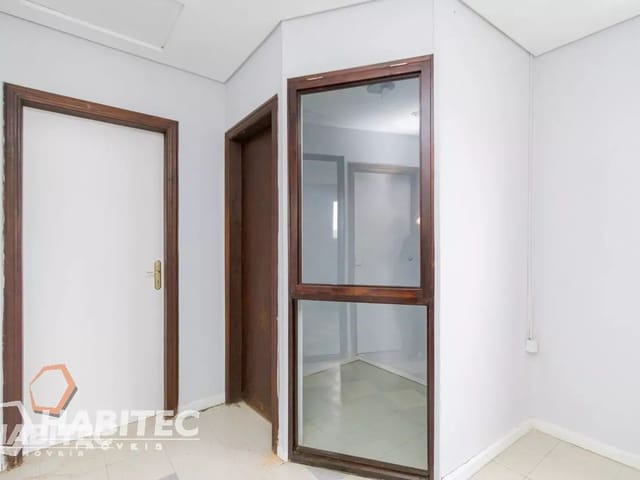 Prédio com 735m², à venda, no bairro Bom Retiro em Curitiba