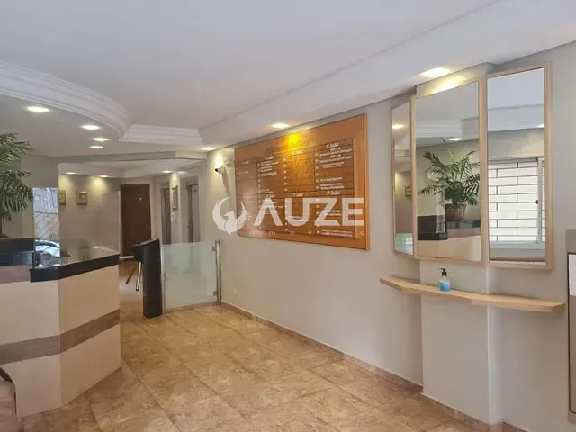 Prédio com 30m², à venda, no bairro Centro em Curitiba