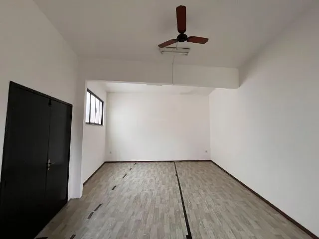 Prédio à venda, no bairro Centro em Campos dos Goytacazes