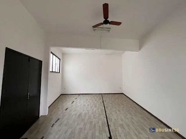 Prédio à venda, no bairro Centro em Campos dos Goytacazes