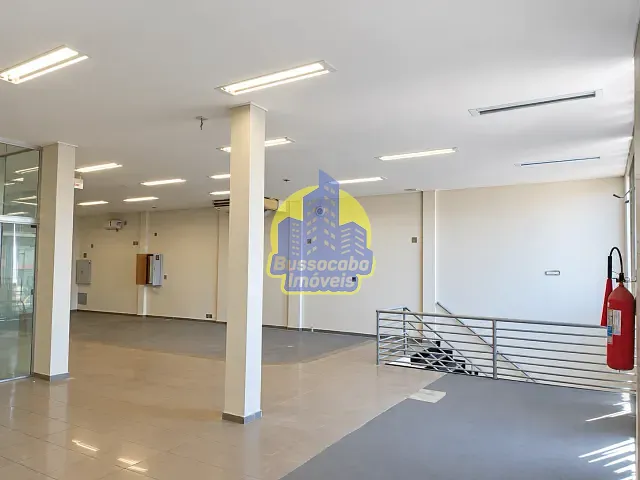 Prédio à venda ou para alugar, no bairro Santo Antônio em Osasco