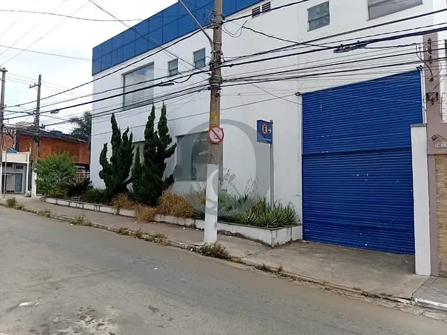 Prédio à venda ou para alugar, no bairro Vila Gomes Cardim em São Paulo