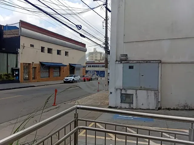 Prédio à venda ou para alugar, no bairro Vila Gomes Cardim em São Paulo