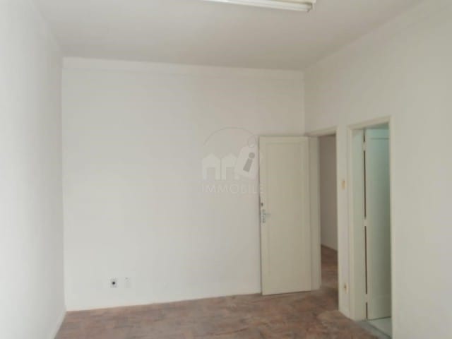 Prédio à venda, no bairro Centro em Petrópolis