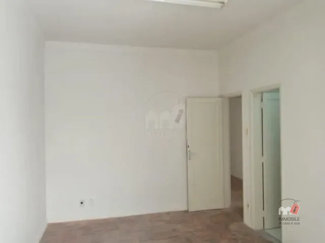 Prédio à venda ou para alugar, no bairro Centro em Petrópolis