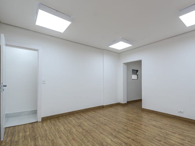 Foto do Prédio - Casa comercial para venda em Planalto Paulista, 170m² | Lares e Andares Imóveis