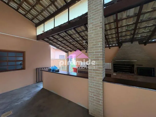 Prédio com 3000m², à venda, no bairro Massaguaçu em Caraguatatuba