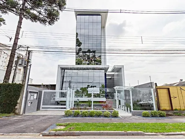 Prédio com 1m², à venda, no bairro Xaxim em Curitiba