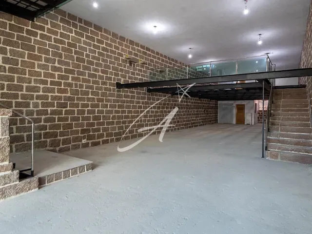 Prédio com 235m², à venda, no bairro Vila Regente Feijó em São Paulo