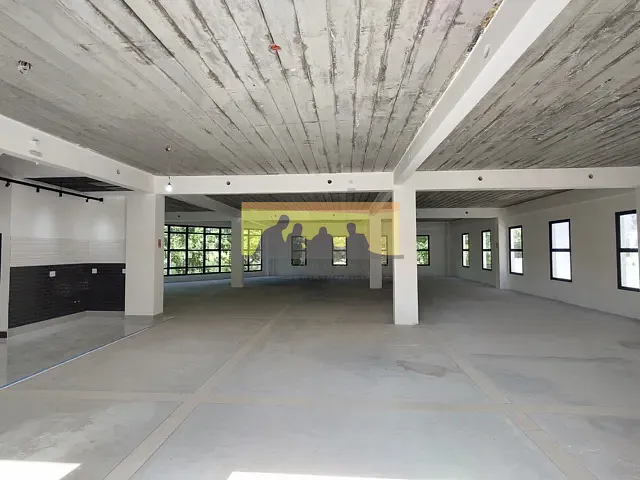 Prédio com 838m², para alugar, no bairro Loteamento Alphaville Campinas em Campinas
