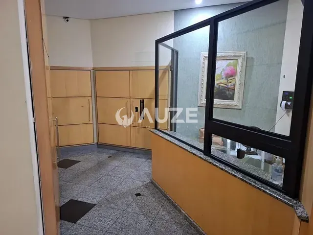Prédio com 31m², à venda, no bairro Centro em Curitiba