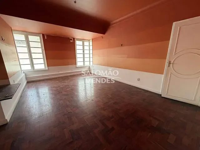 Prédio para alugar, no bairro Batista Campos em Belém