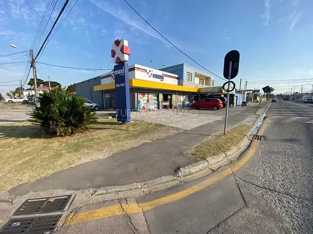 Prédio com 700m², à venda, no bairro Boqueirão em Curitiba