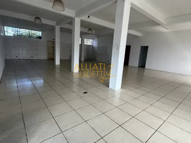Prédio para alugar, no bairro Floresta em Sapiranga