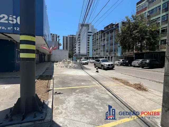 Prédio com 1200m², para alugar, no bairro Pina em Recife