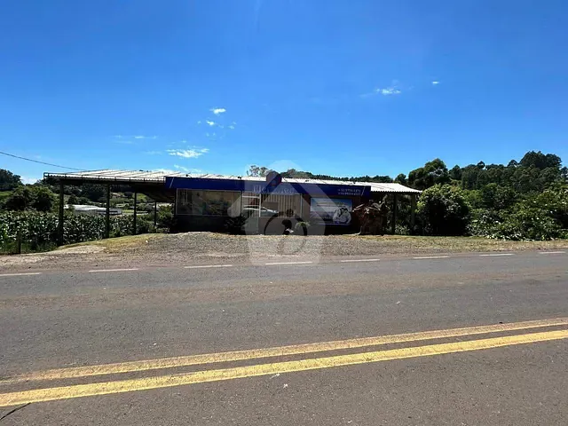 Prédio à venda, no bairro Interior em Teutônia