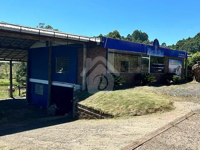 Prédio à venda, no bairro Interior em Teutônia