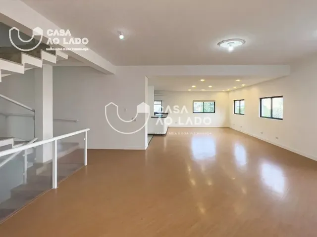 Prédio para alugar, no bairro Bacacheri em Curitiba