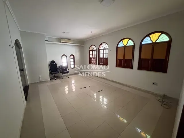 Prédio para alugar, no bairro Marco em Belém
