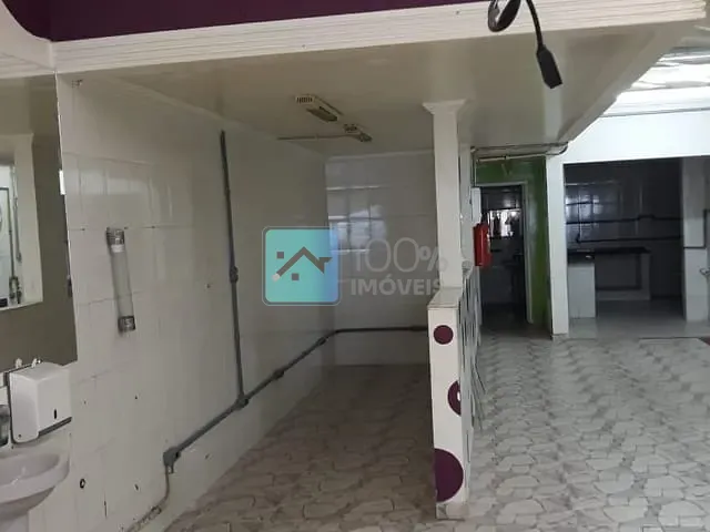 Prédio com 550m², para alugar, no bairro Centro em Não informado