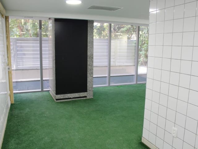 Prédio com 327m², para alugar, no bairro Jardim Paulistano em São Paulo