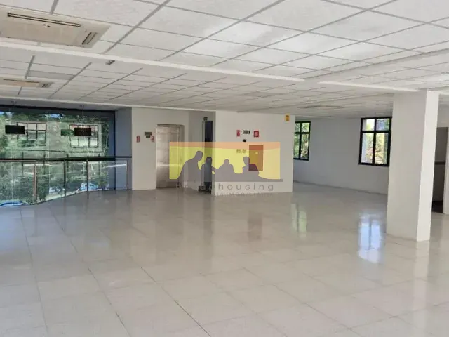 Prédio com 569m², para alugar, no bairro Loteamento Alphaville Campinas em Campinas