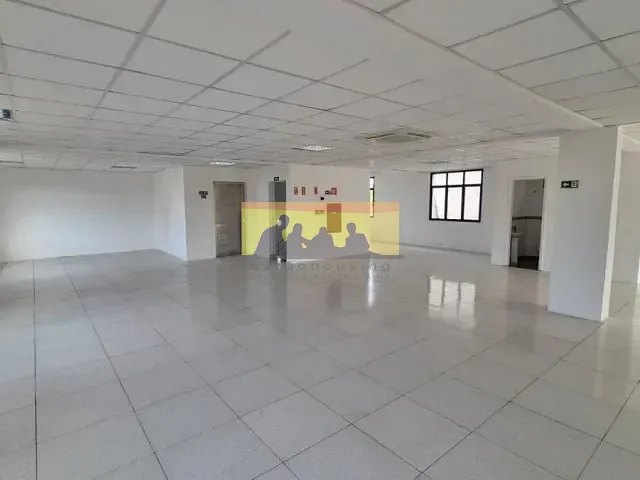 Prédio com 569m², para alugar, no bairro Loteamento Alphaville Campinas em Campinas
