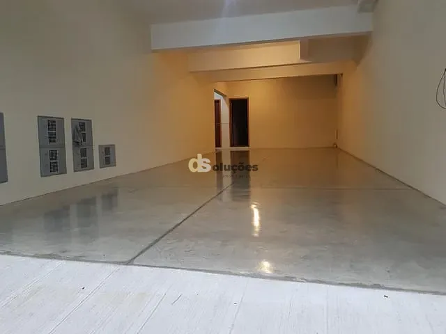 Prédio à venda ou para alugar, no bairro Vila Amália (Zona Norte) em São Paulo