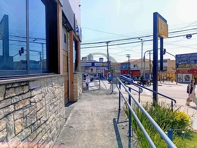 Prédio com 780m², para alugar, no bairro Vila Regente Feijó em São Paulo