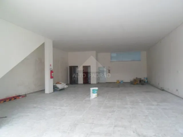 Prédio com 750m², para alugar, no bairro Vila Bocaina em Mauá