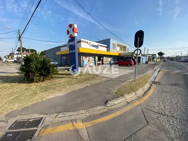 Prédio com 700m², à venda, no bairro Boqueirão em Curitiba