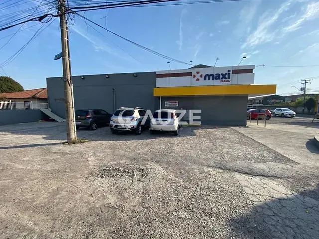 Prédio com 700m², à venda, no bairro Boqueirão em Curitiba