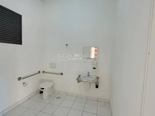 Prédio com 128m², à venda, no bairro Cabral em Curitiba