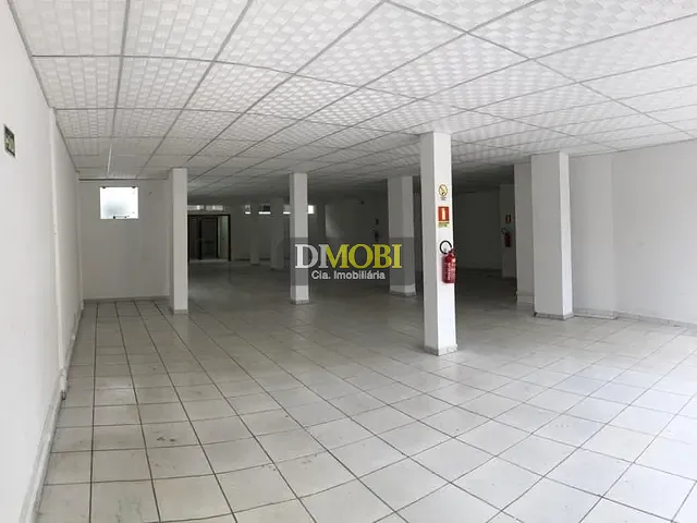 Prédio com 900m², para alugar, no bairro Salgado Filho em Gravataí