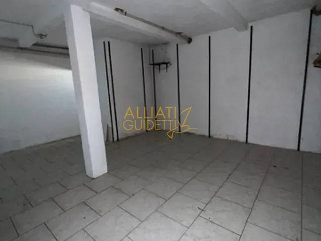 Prédio para alugar, no bairro Centenário em Sapiranga